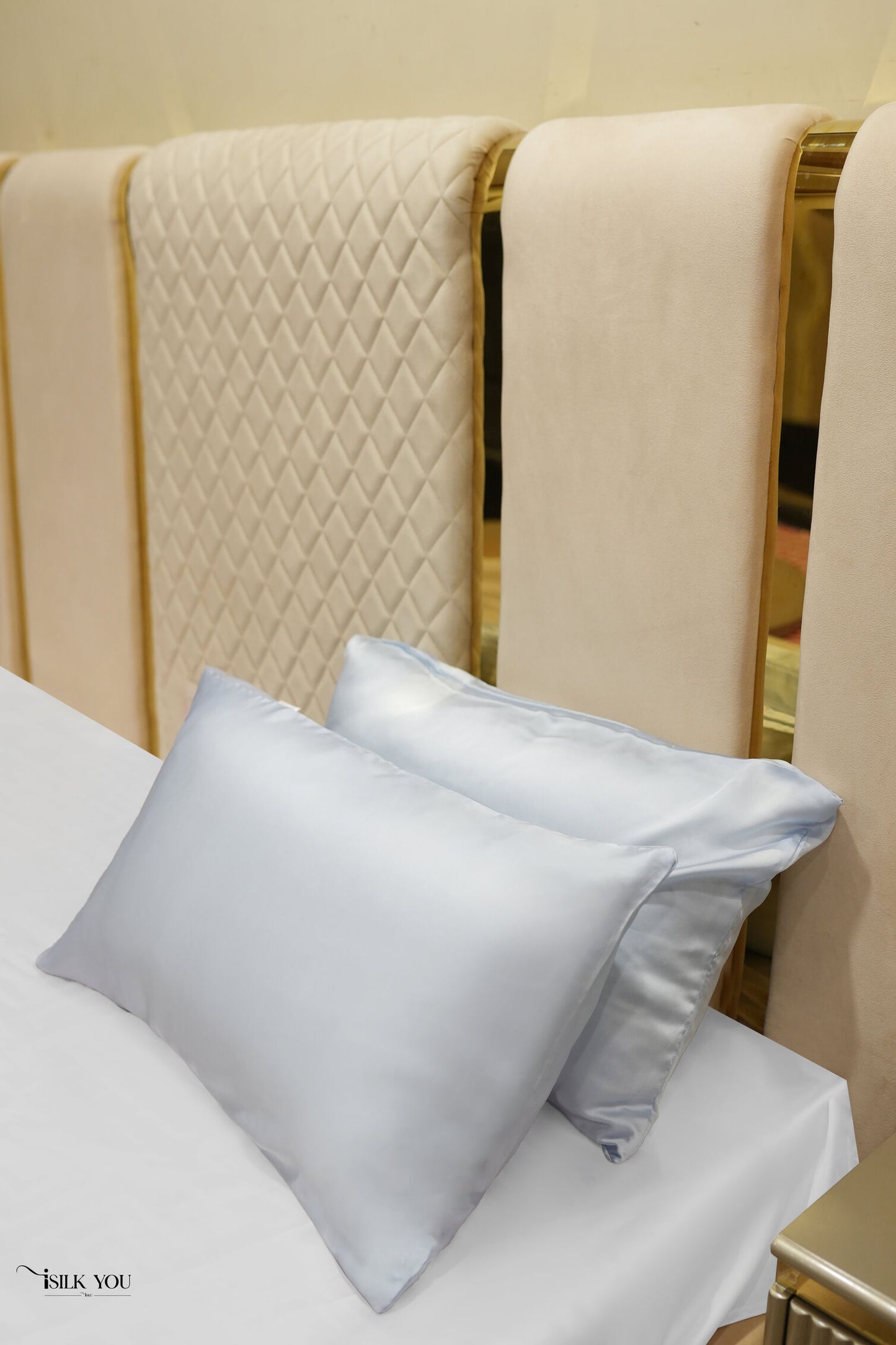 Luxurious Silk Pillowcase - White